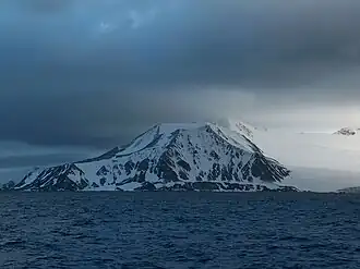 Blick von der Bransfieldstraße auf den Botev&nbsp;Peak