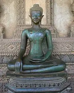 Bhumisparshamudra: Geste der Erdanrufung