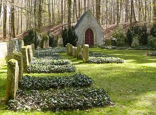 Friedhof der Freiherren Knigge im Deister bei Bredenbeck