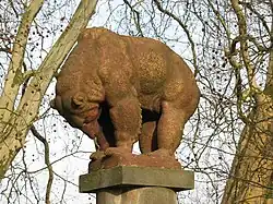 Bärenskulptur in den Bremer Wallanlagen
