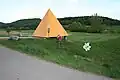 Ägyptische Pyramide, sonnengelb, von Hans A.&nbsp;Graef