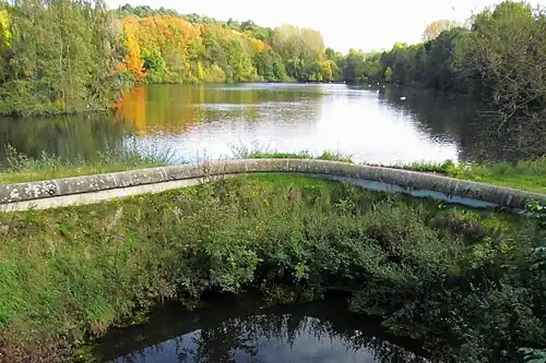 Stausee mit Staumauer in Herzogenrath