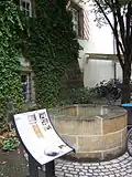 Rekonstruierter Schachtbrunnen im Spitalhof