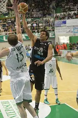 Cerella Mai 2013 im Trikot von Varese