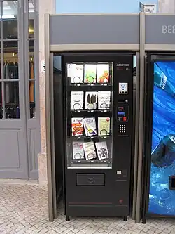 Buchautomat im Lissabonner Bahnhof Santa Apolónia