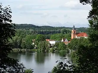 Blick von der Ferdinandshöhe auf den Buckowsee mit Altstadt