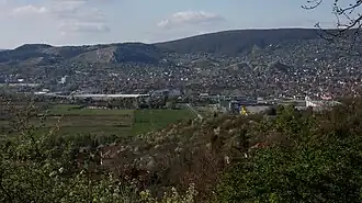 Blick auf Budaörs Basin vom Tétényi Plateau