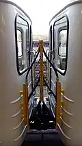 Stahl-Gummi-Bügel (Baureihe 81-717/714, Budapest)
