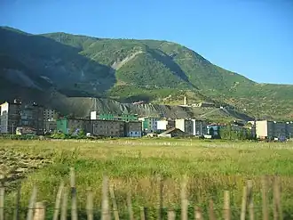 Blick auf den alten Ortsteil und das Bergwerk (2005)