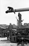 Eisenbahngeschütz auf einer Vögele-Drehbettung (Detailansicht)