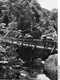 Brücke mit Karawane