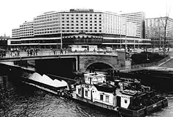 Palasthotel vom Palast der Republik aus aufgenommen, 1985