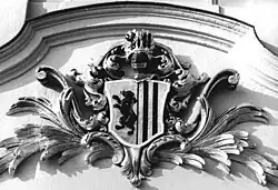 Wappen an der Fassade des Gewandhauses, Innere Altstadt