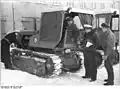 Technische Abnahme eines Fahrzeuges durch die Verkehrspolizei (1956)