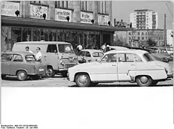 HO-Warenhaus Zentrum 1964, dekoriert für das V.&nbsp;Pioniertreffen
