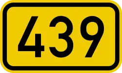 B439