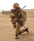 Soldat im Feldanzug, 3-Farb-Tarndruck
