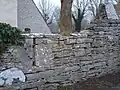 Kirchhofsmauer mit Schießscharten