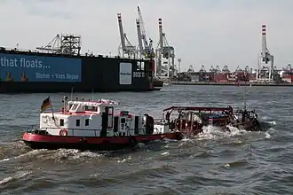 Bunkerschiff im Hamburger Hafen