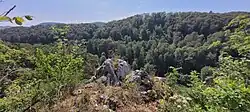 Vorderer Burgfelsen mit Talblick