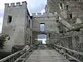 Hintereingang an der Holzbrücke zur Aussichtswarte