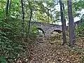 Bogenbrücke über den Burggraben