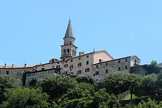 Blick auf Altstadt mit Kirche Heilige Jungfrau Maria