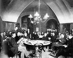 Zeitungshalter im Wiener Café Griensteidl, vor 1897