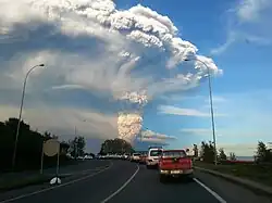 Rauchsäule von Puerto Varas aus gesehen