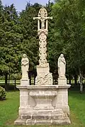 Der Kalvarienberg an der Straße nach Guémené