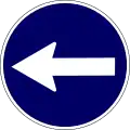 vorgeschriebene Fahrtrichtung – links