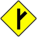 Straßenkreuzung rechts