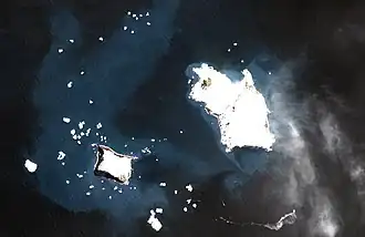 Der Nelson Channel zwischen Candlemas&nbsp;Island (rechts) und Vindication&nbsp;Island (links)