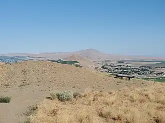 Blick auf Red Mountain und Rattlesnake Mountain vom Gipfel von Candy Mountain