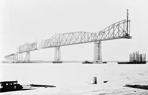 Aufbau des Gerberträgers über den Mississippi im Freivorbau (1935)