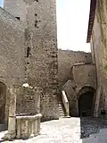 Östlicher Teil des Innenhofes