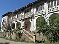 Casa de Salud de Mujeres Carolina Doursther. (33°&nbsp;38′&nbsp;38″&nbsp;S, 70°&nbsp;21′&nbsp;1″&nbsp;W-33.643888888889-70.3502777777781020[4]) 1870 erbaut als privater Erholungsort. 1911 gestiftet für die Einrichtung eines Tuberkulose-Sanatoriums, das 1919 eröffnet wurde. 1944 um ein zweites Haus erweitert, heute Teil des kommunalen Krankenhauses.[10]