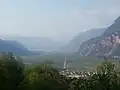 Flach und gerade verläuft die Via Claudia Augusta zwischen Bozen und Trient, hier bei Auer