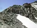 Hütte vom Zustieg von der Val Surrein aus gesehen