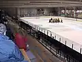 Ringette-Training im Patinoire Jean Trottier mit etwa 600 Plätzen (Januar 2010)