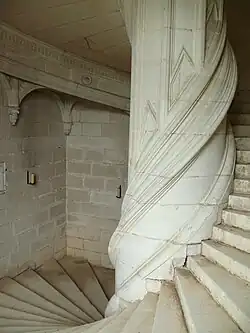Treppe: zentraler Kern.