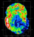 Die Röntgenstrahlung von Cha&nbsp;I von 500&nbsp;eV bis 1100&nbsp;eV, erfasst mit dem Satellitenobservatorium ROSAT, dargestellt als Falschfarbenbild. Überlagert die Kontour der 100&nbsp;μm Strahlung des Staubs, erfasst von dem Satelliten IRAS.