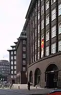 Fassade an den Pumpen
