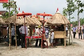 Zwei Hütten-Reihen für Bài Chòi