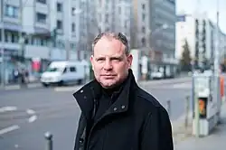 Portraitfoto von Christoph Meyer vor der Friedrichstrasse