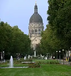 Kaiserstraße mit Blick auf die Christuskirche