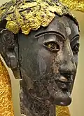 Elfenbein (brandgeschwärzt) und Gold, Delphi, 6. Jh. v. Chr.