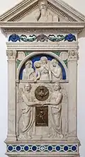 Sakramentstabernakel aus Sant’Egidio, Florenz, um 1443, Marmor und glasierte Terrakotta, Santa Maria a Peretola