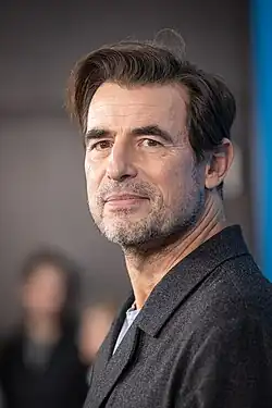 Claes Bang spielt in der Titelrolle Wilhelm Tell und Connor Swindells den Reichsvogt Hermann Gessler