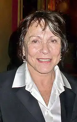 Anne Frank (1940) und Claire Bloom (2011)